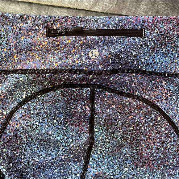 lululemon Speed Up Tight in Blue Rainbow Speckle - size 6 - Picture 4 of 4